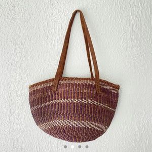Gorgeous Vintage sisal straw bag